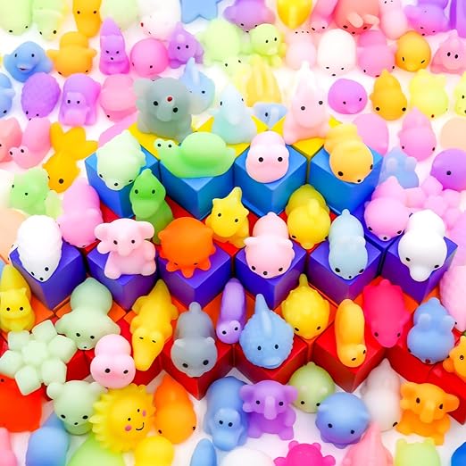 LENYOQIN 100 piezas Kawaii Squishies, Mochi Squishy Toys para regalos de fiesta de niños, mini bolsas sensoriales para aliviar el estrés, juguete novedoso, premios en el aula, calcetín de Navidad, regalos de cumpleaños/Navidad (aleatorio) 