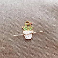 DPXWCCH 2 Pieces Magnetic Cactus Needle Minder for Cross Stitch Embroidery, Cute Cactus Plant Needle Nanny, Needlework Accessories