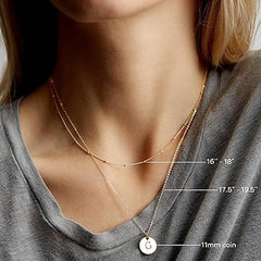 GNIRTSI Goldgeschichtete Initialenhalsketten für Frauen, Satellitenkette, Choker, Scheibenbuchstabe AZ, Münzanhänger, 14 Karat vergoldet, minimalistischer, zierlicher, trendiger Schmuck