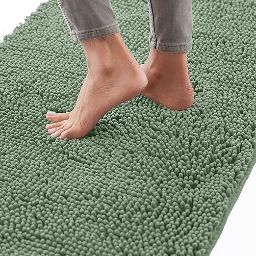 Gorilla Grip Alfombra de baño de 24 x 17, chenilla gruesa y suave absorbente, respaldo de goma, alfombras de microfibra de secado rápido, alfombras lavables a máquina para piso de ducha, camino de baño, accesorios de decoración, color verde salvia